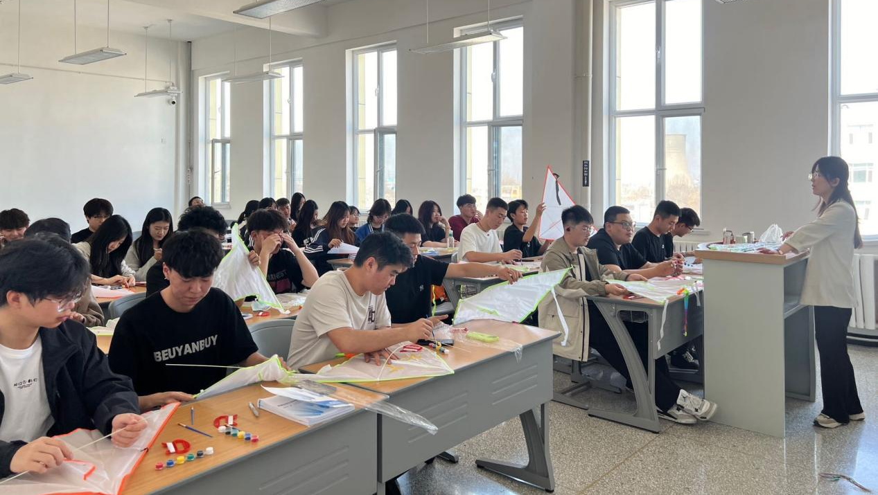 手绘蓝天，放飞梦想|永利官网班级活动